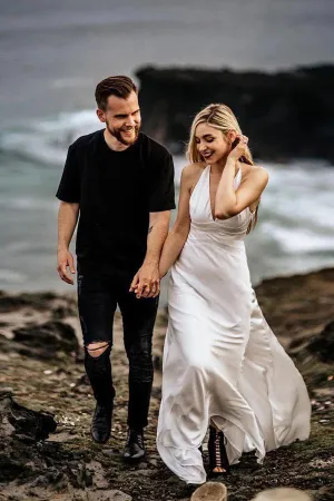 A Line Halter Ivory V Neck Beach Wedding Dresses, Sleeveless Boho Wedding Dresses UQ2359