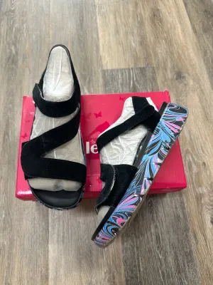 Black Sandals Flats Alegria, Size 9