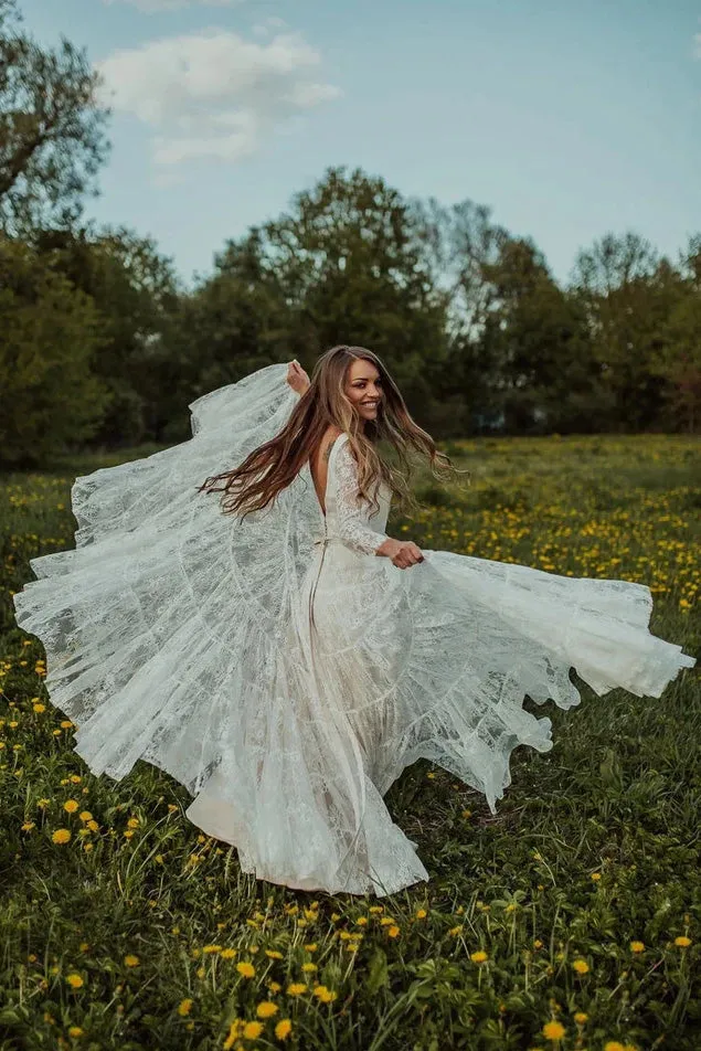 Charming Ivory Long Sleeves Lace V-Neck Bohemian Backless Beach Wedding Dresses UQW0084