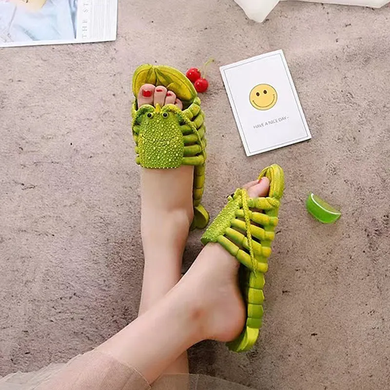 Dunnmall New Summer  Men and Women Couple Slippers Parent-Child Children Beach Slippers Play outside Wear Funny Crayfish