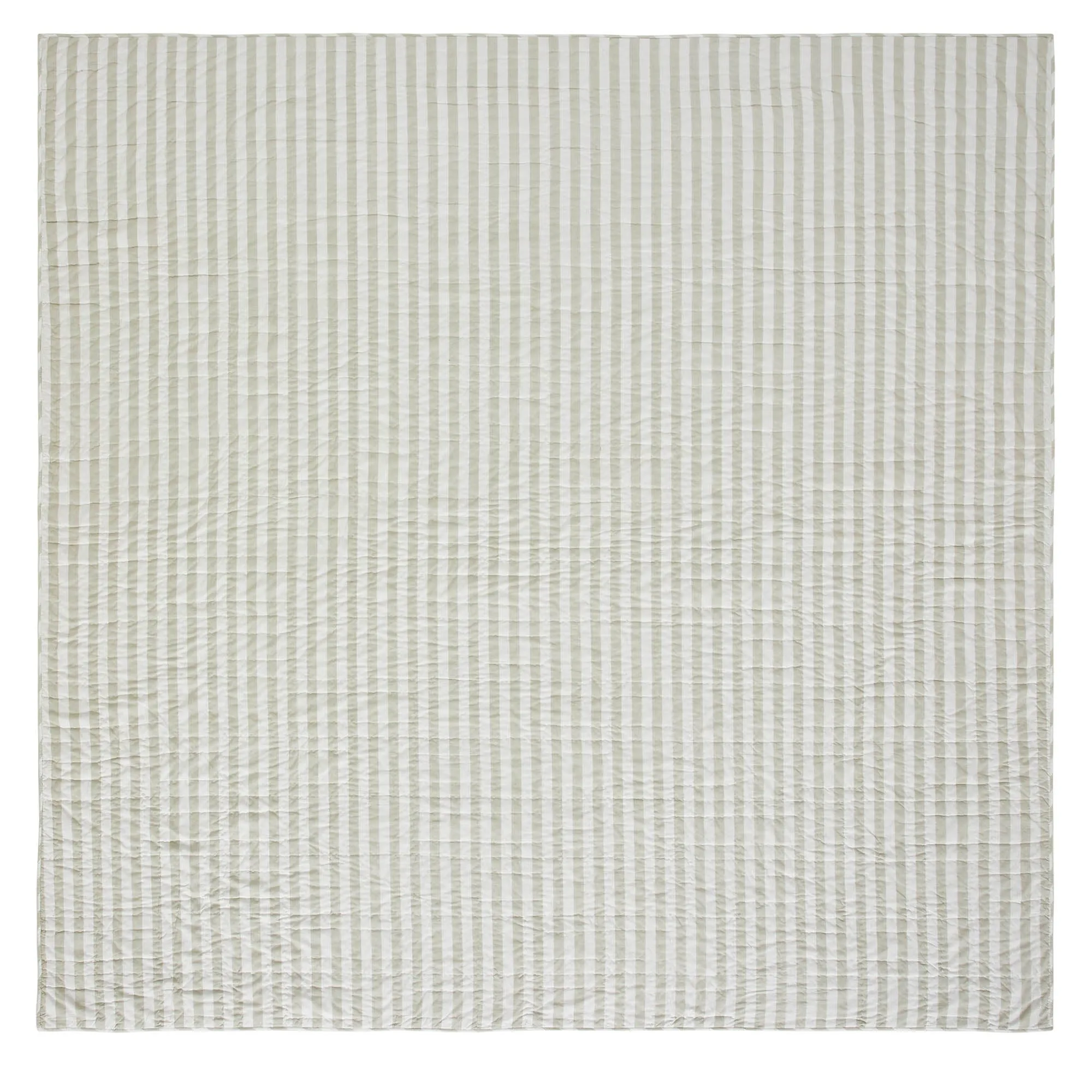 Finders Keepers Ruffled King Quilt 106Wx97L