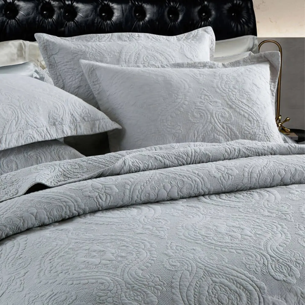 Luxury Lightweight Reversible Solid Quilted Cotton Bedspread Set