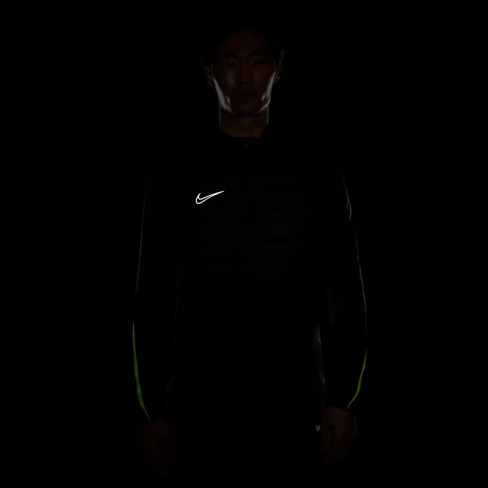 Nike Academy Winter Warrior Mens Therma-FIT Half-Zip Global Football Top