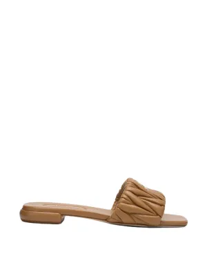 Quilted Logo Slide