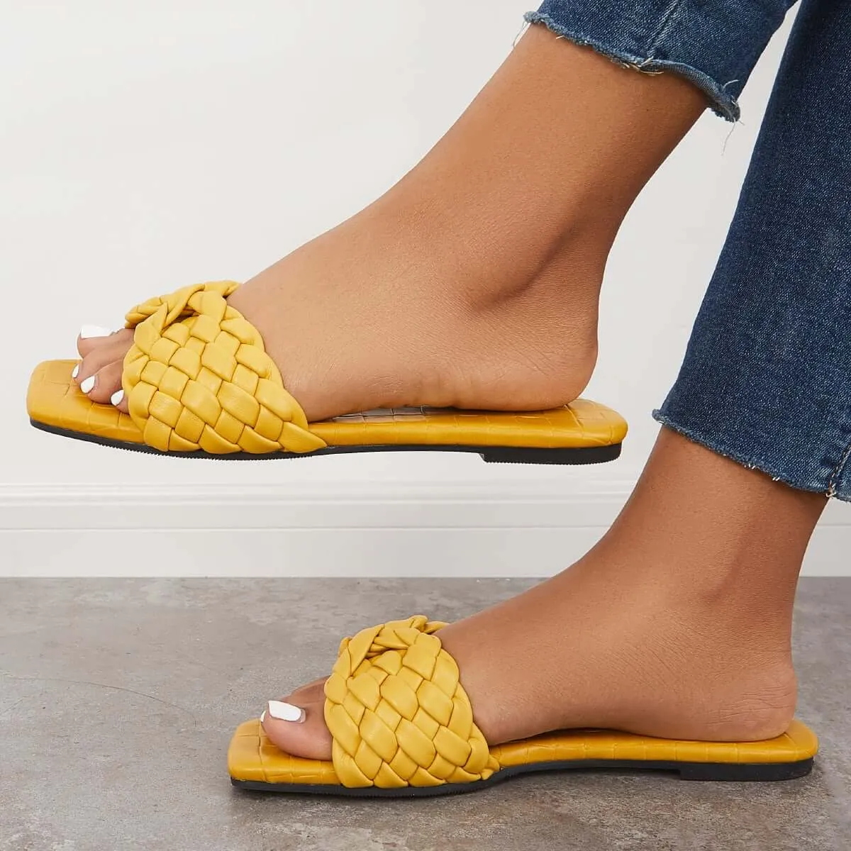 Sohiwoo Women Square Toe Woven Flat Slippers Slide Sandals