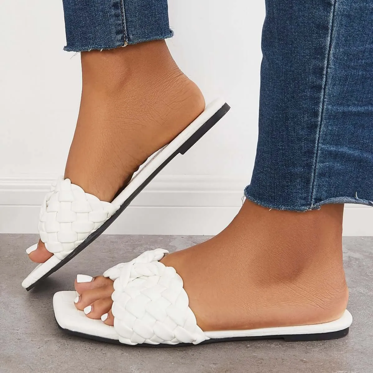 Sohiwoo Women Square Toe Woven Flat Slippers Slide Sandals