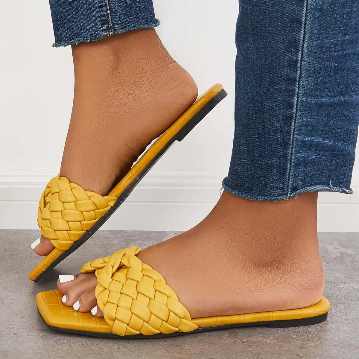 Sohiwoo Women Square Toe Woven Flat Slippers Slide Sandals