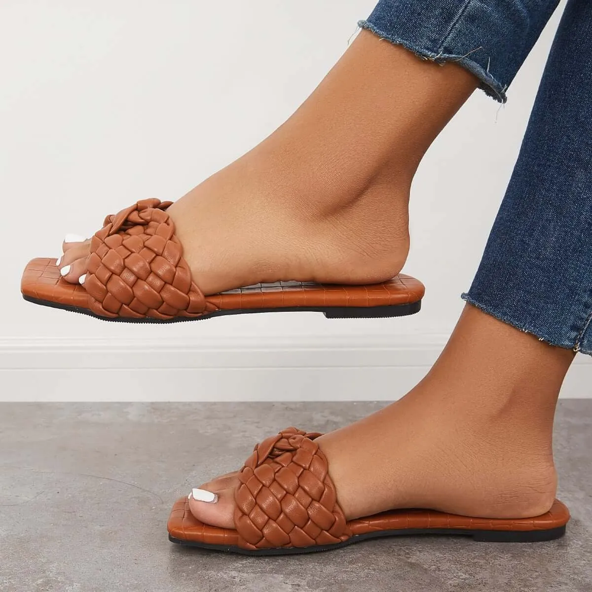 Sohiwoo Women Square Toe Woven Flat Slippers Slide Sandals