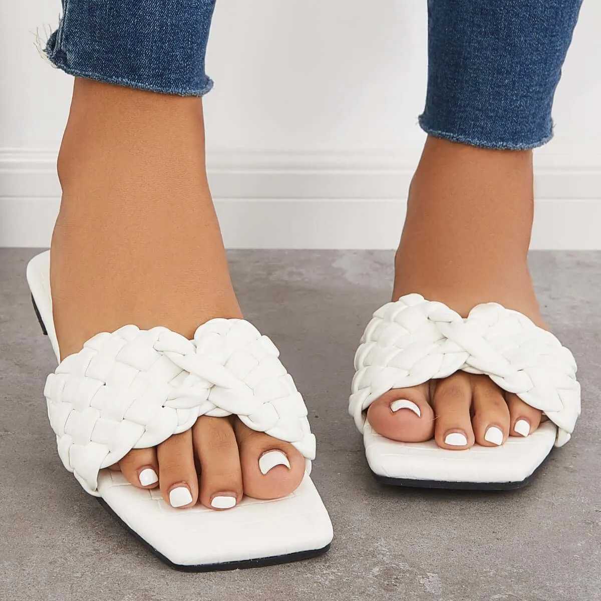 Sohiwoo Women Square Toe Woven Flat Slippers Slide Sandals