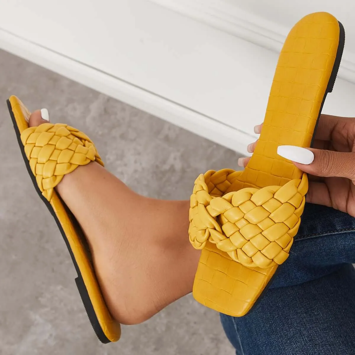 Sohiwoo Women Square Toe Woven Flat Slippers Slide Sandals