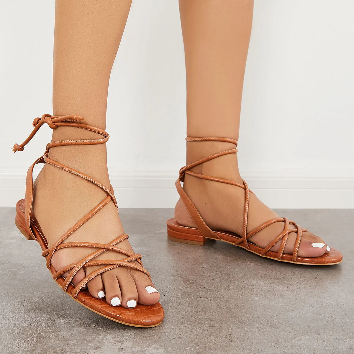 Sohiwoo  Women's Lace up Criss Cross Strappy Sandals Ankle Wrap Beach Sandals