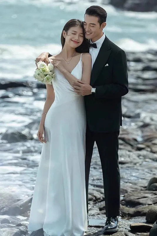 Spaghetti Straps V Neck Sleeveless Beach Wedding Dress, Simple Bridal Gown UQW0091