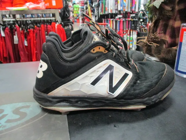 Used New Balance Size 6 Baseball Cleats