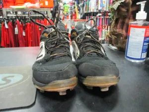 Used New Balance Size 6 Baseball Cleats