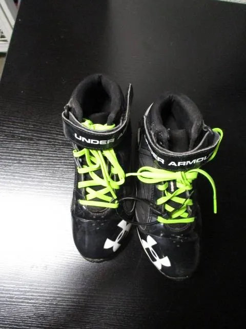 Used Youth Under Armour Football Cleats Black