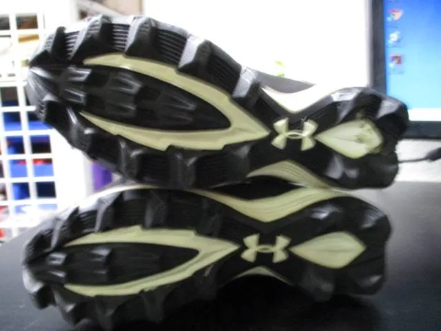 Used Youth Under Armour Football Cleats Black