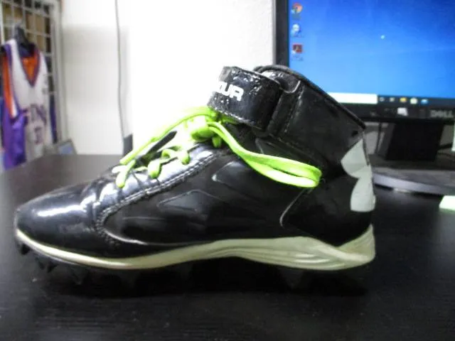 Used Youth Under Armour Football Cleats Black